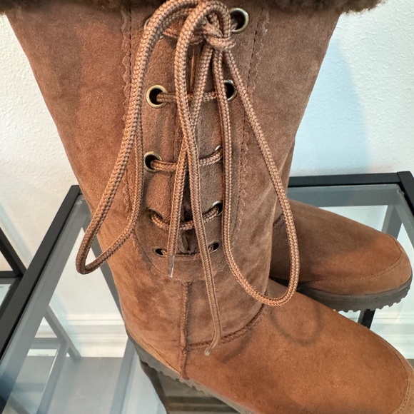 UGG Wild Goose Premium Lace Boot Chestnut Leather Sheepskin Womens 7 Mens 6 NWOB - Picture 10 of 16